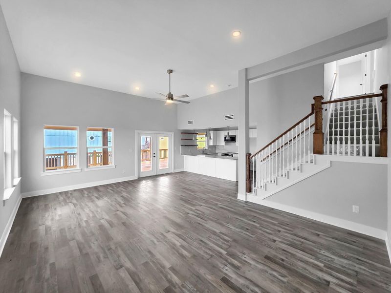 Spacious, unfurnished interior of a new home in , Bolivar (Image 27).