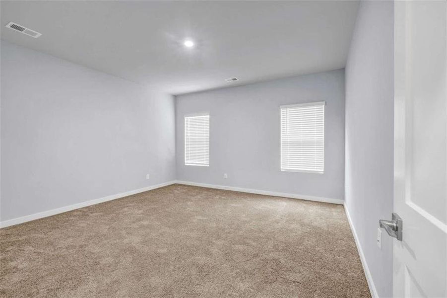 Spacious, unfurnished interior of a new home in Palmetto Oaks Phase III, Palmetto (Image 16). Spacious, unfurnished interior of a new home in Palmetto Oaks Phase III, Palmetto (Image 16).