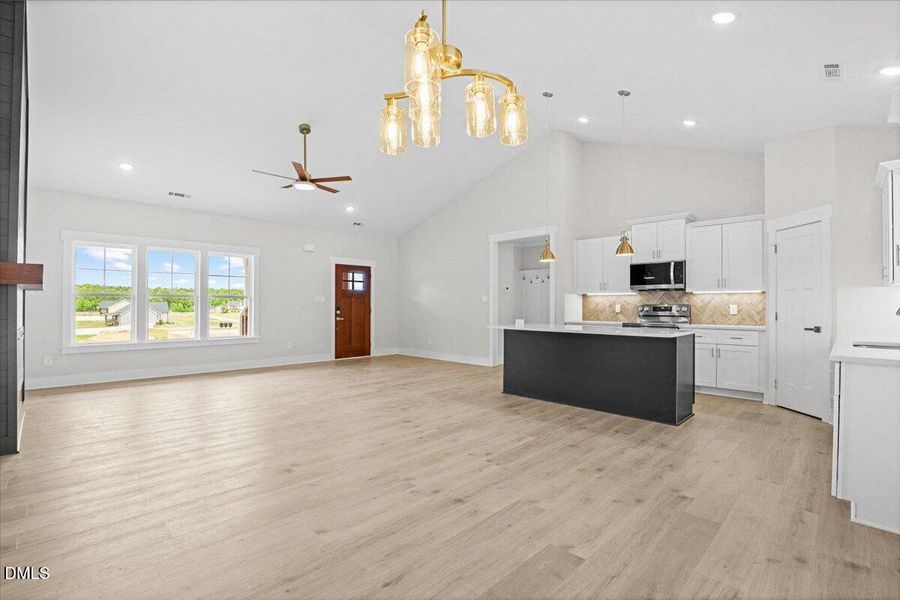 32-9219 N Beaver Crk Wy-32
