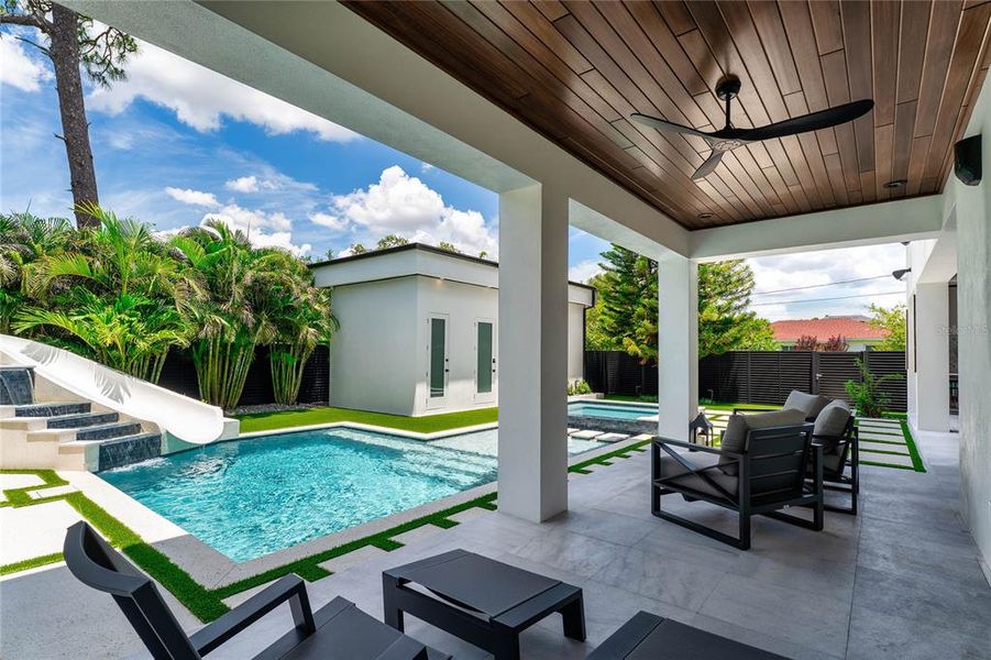 Exterior details and patio area of a home in , Tampa (Image 2).