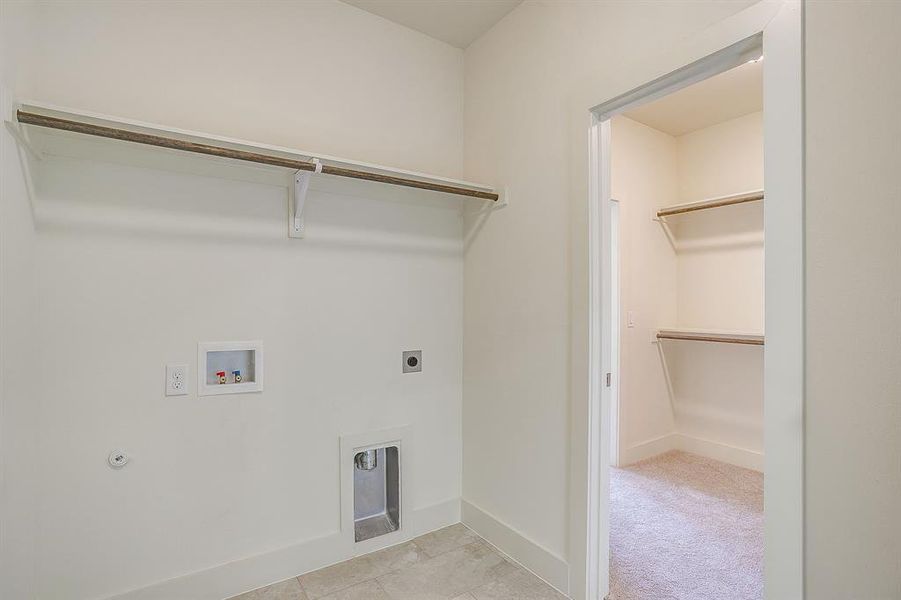 Spacious, unfurnished interior of a new home in , Fort Worth (Image 16). Spacious, unfurnished interior of a new home in , Fort Worth (Image 16).