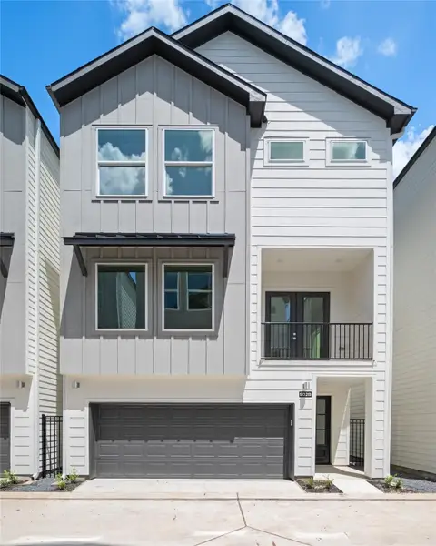 Front exterior of a new home in , Houston, TX, highlighting curb appeal (Image 26).