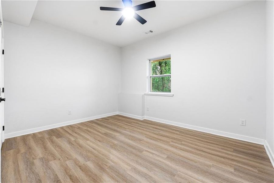 Spacious, unfurnished interior of a new home in , Atlanta (Image 15).
