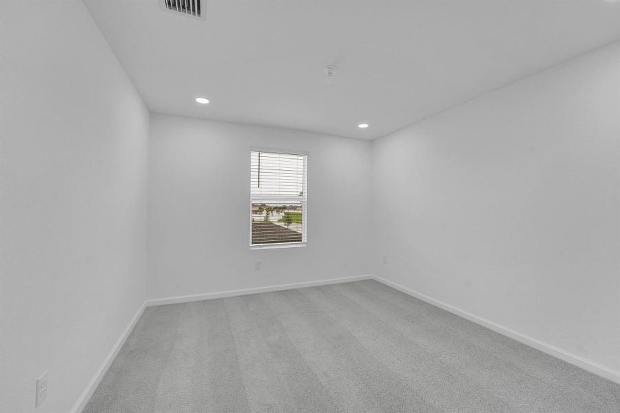 Spacious, unfurnished interior of a new home in Bent Creek: The Meadows Collection, Fort Pierce (Image 27).