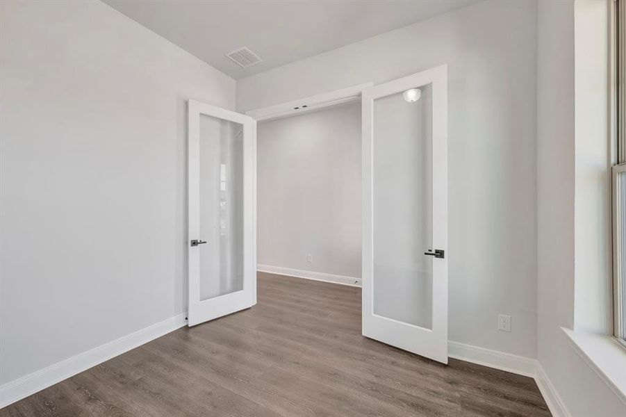 Spacious, unfurnished interior of a new home in Treeline, Justin (Image 25).