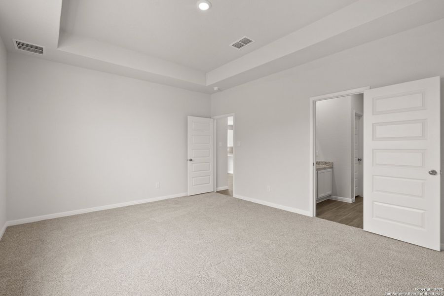 Spacious, unfurnished interior of a new home in Cinco Lakes, San Antonio (Image 24). Spacious, unfurnished interior of a new home in Cinco Lakes, San Antonio (Image 24).