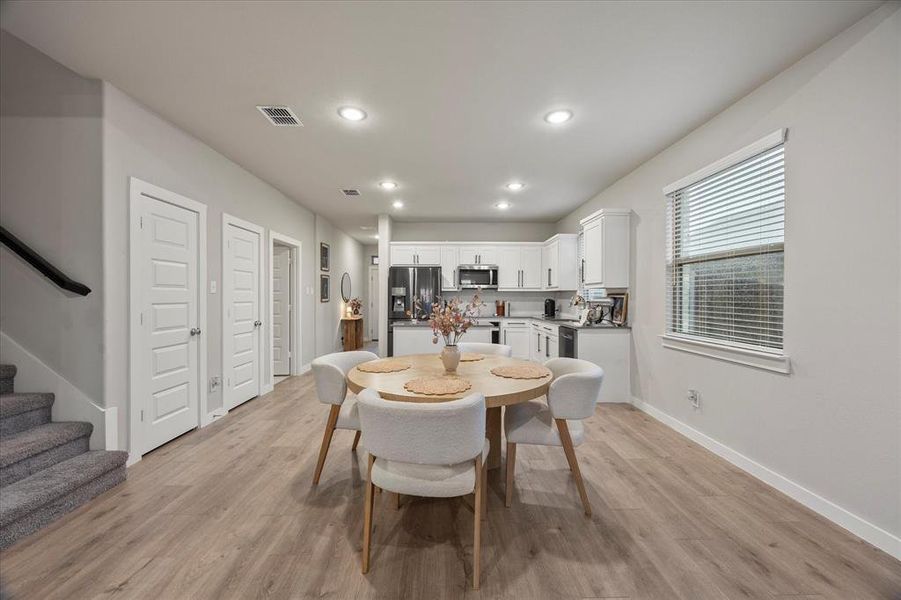Furnished interior view inside a new home in DeBerry Reserve, Royse City (Image 27). Furnished interior view inside a new home in DeBerry Reserve, Royse City (Image 27).