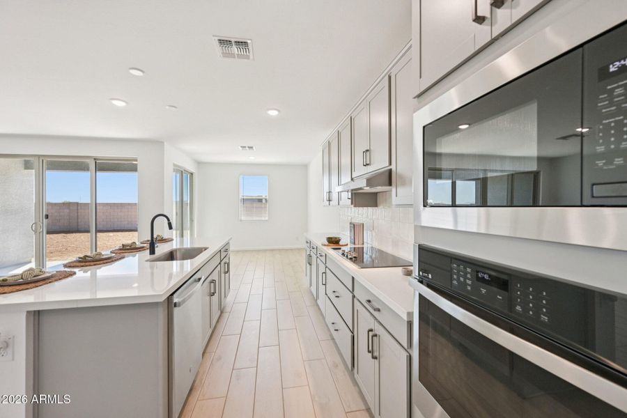 19-web-or-mls-W Brown St-S2703-019