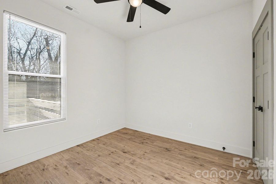 Spacious, unfurnished interior of a new home in , Concord (Image 13).