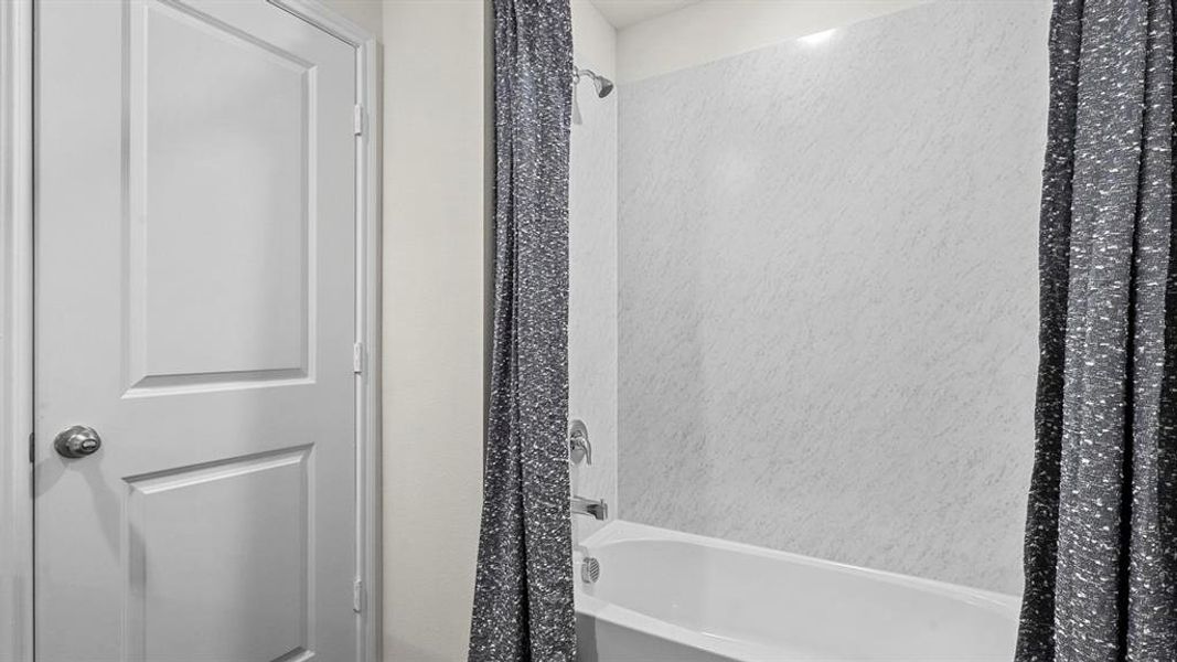 Furnished interior view inside a new home in Stonewyck Farms, Ennis (Image 33). Furnished interior view inside a new home in Stonewyck Farms, Ennis (Image 33).