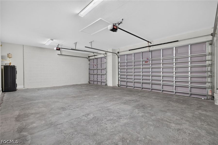 Spacious, unfurnished interior of a new home in Cape Coral, Cape Coral (Image 31). Spacious, unfurnished interior of a new home in Cape Coral, Cape Coral (Image 31).