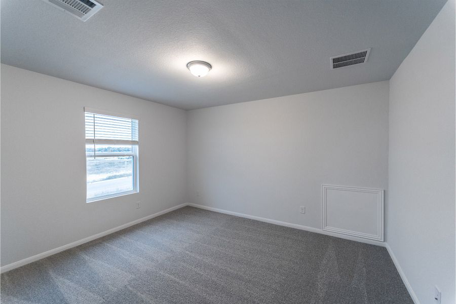 Spacious, unfurnished interior of a new home in Cool Water, Jarrell (Image 16).