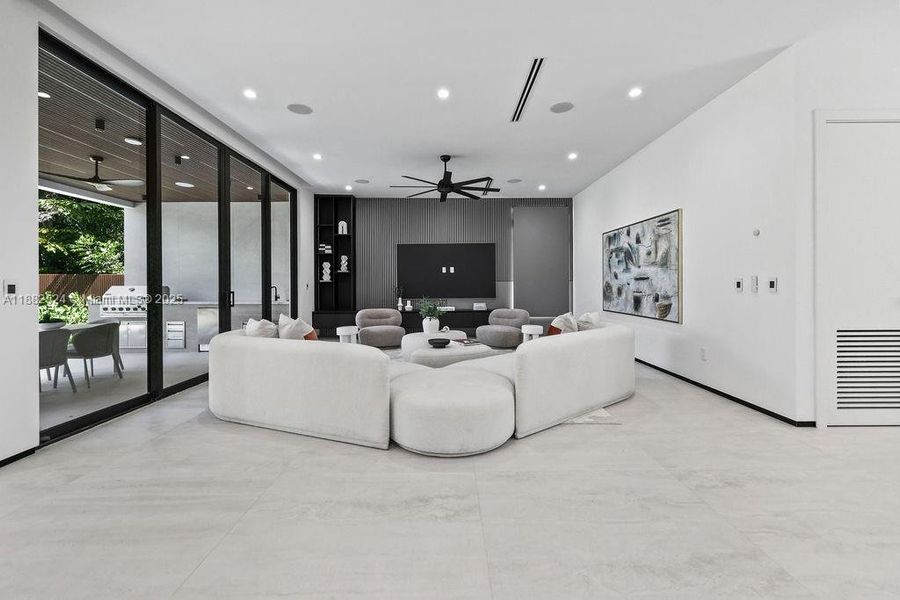 Furnished interior view inside a new home in , Fort Lauderdale (Image 7).