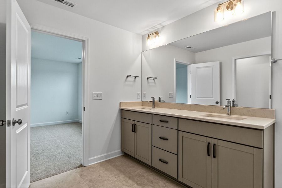 The Redbud - Owner's Bath