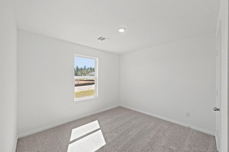 Spacious, unfurnished interior of a new home in , Conroe (Image 12).