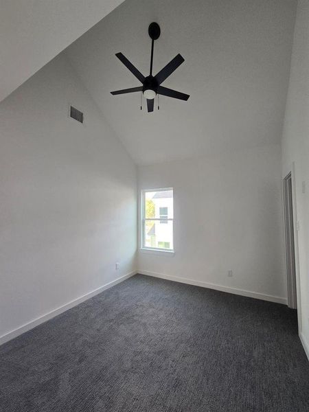 Spacious, unfurnished interior of a new home in , Houston (Image 17).