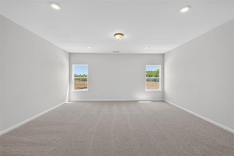 Spacious, unfurnished interior of a new home in Evergreen at Lakeside, Temple (Image 18).
