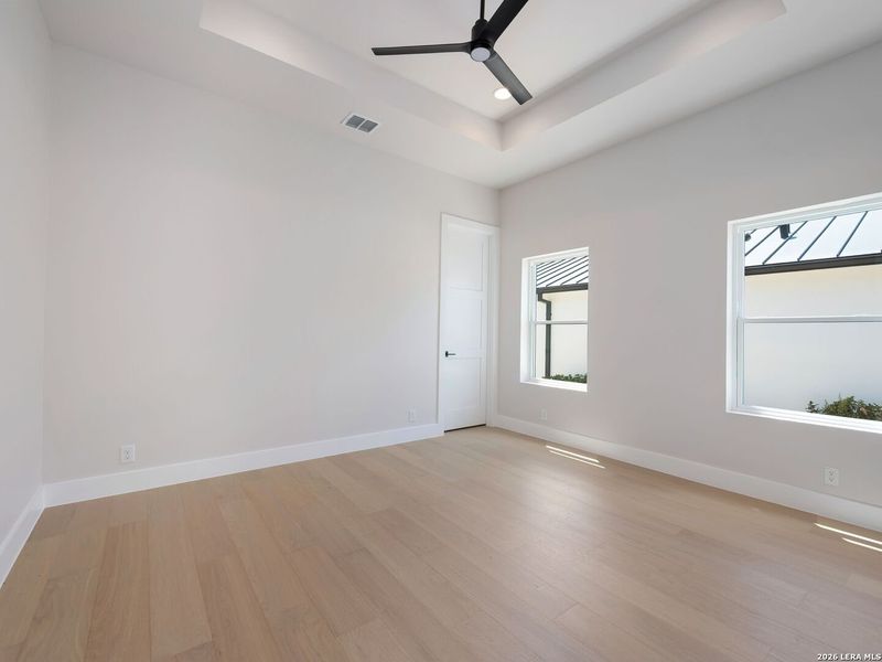 Spacious, unfurnished interior of a new home in , San Antonio (Image 22).