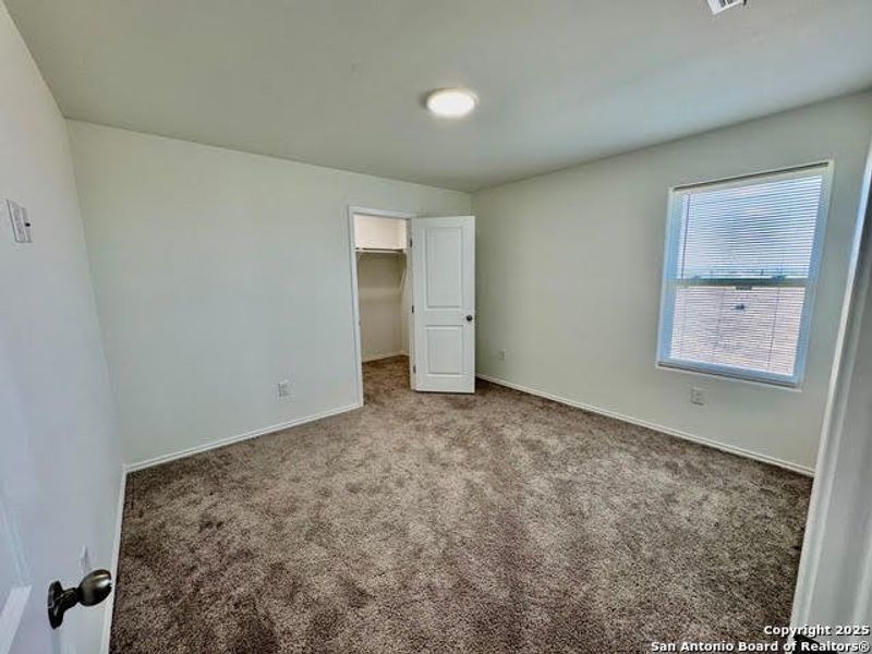 Spacious, unfurnished interior of a new home in , Laredo (Image 23). Spacious, unfurnished interior of a new home in , Laredo (Image 23).