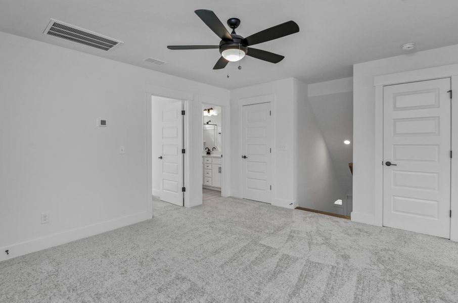 Spacious, unfurnished interior of a new home in Clubside Reserve at Summerlake, Lexington (Image 38). Spacious, unfurnished interior of a new home in Clubside Reserve at Summerlake, Lexington (Image 38).