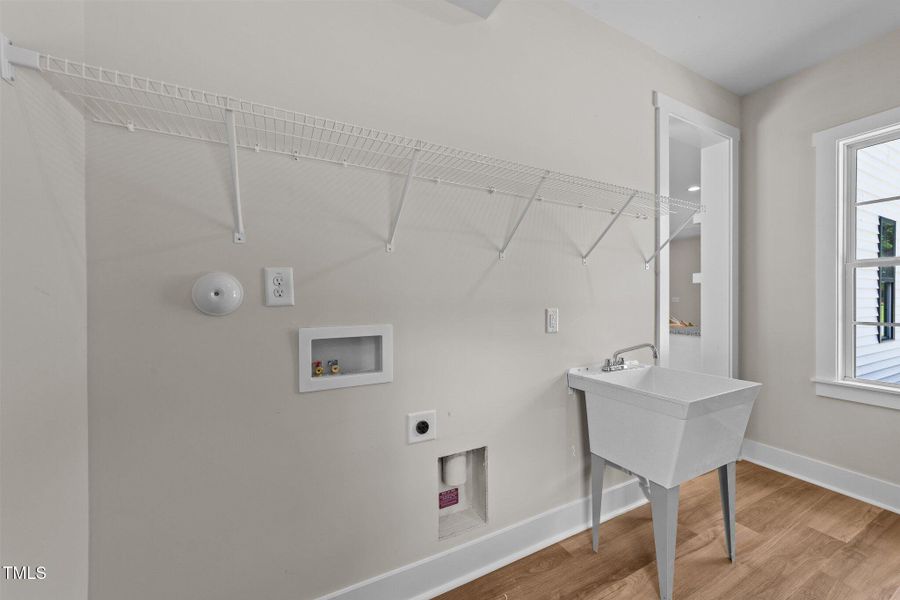 412 N Green - Laundry 2