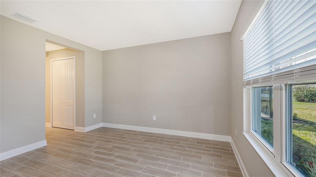 Spacious, unfurnished interior of a new home in , Venice (Image 25).