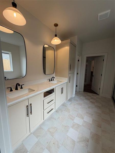 Furnished interior view inside a new home in , Abilene (Image 14).