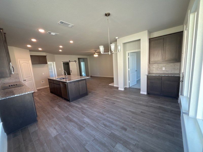 Spacious, unfurnished interior of a new home in Waterford Park, Weatherford (Image 11). Spacious, unfurnished interior of a new home in Waterford Park, Weatherford (Image 11).