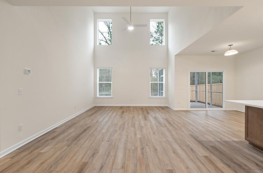 Spacious, unfurnished interior of a new home in Oakley Pointe, Moncks Corner (Image 19).