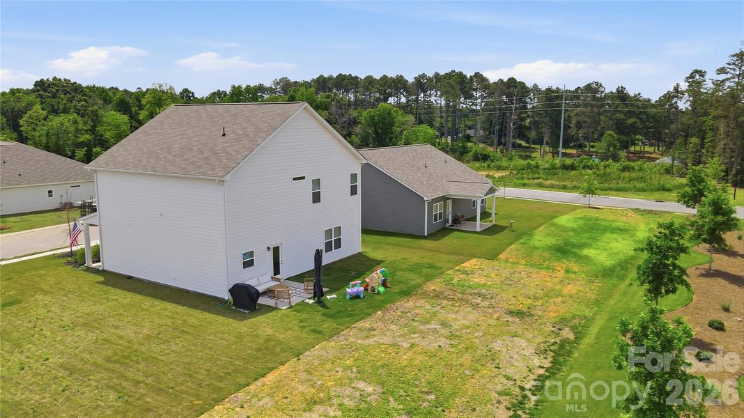 Exterior details and patio area of a home in Pine Bluff, Midland (Image 3).