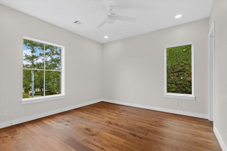 The bedrooms are all ensuite...have walk-in closet spaces