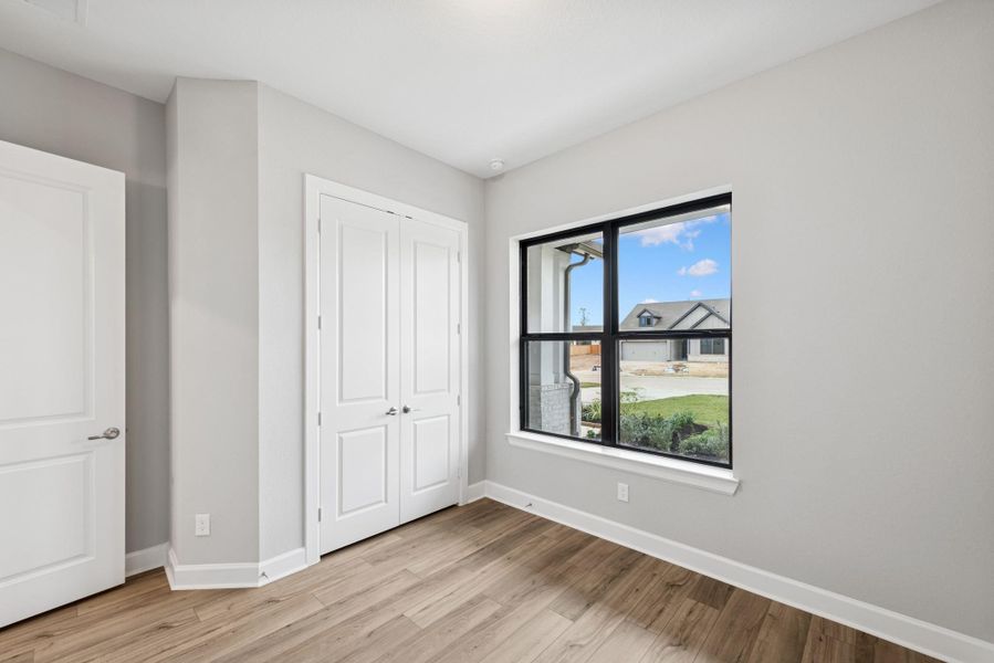 Spacious, unfurnished interior of a new home in Kresston, Montgomery (Image 28).