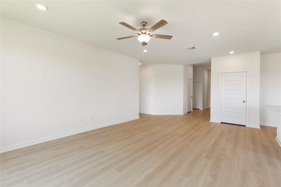 Spacious, unfurnished interior of a new home in Rockbridge East, Huntsville (Image 26). Spacious, unfurnished interior of a new home in Rockbridge East, Huntsville (Image 26).