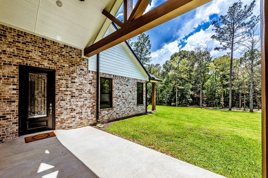 Covered Porch between Main House and Guest House - door to Guest House