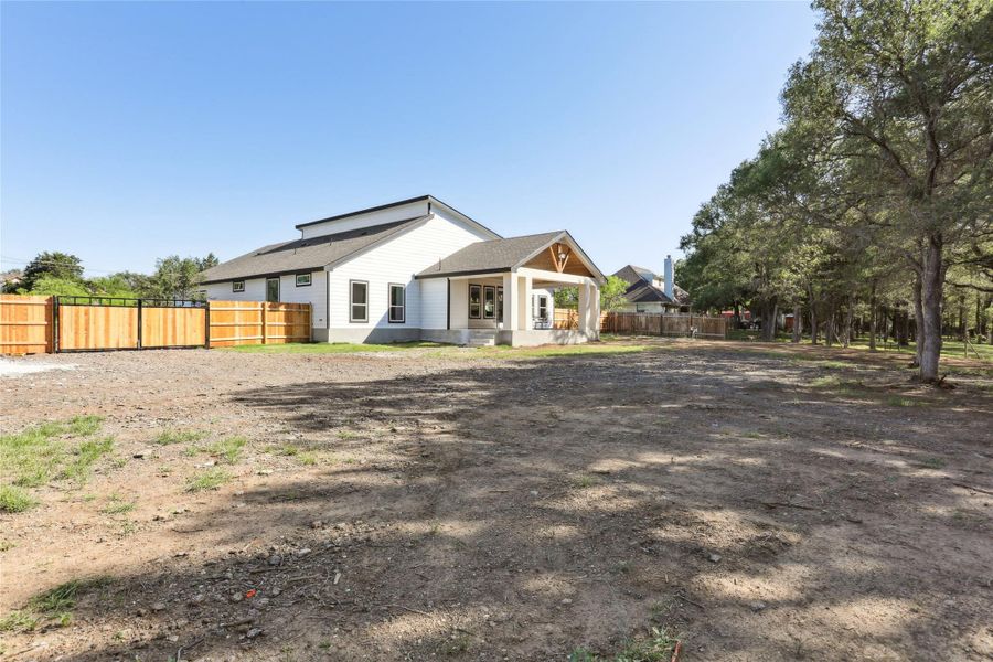Exterior details and patio area of a home in , Cedar Creek (Image 3).