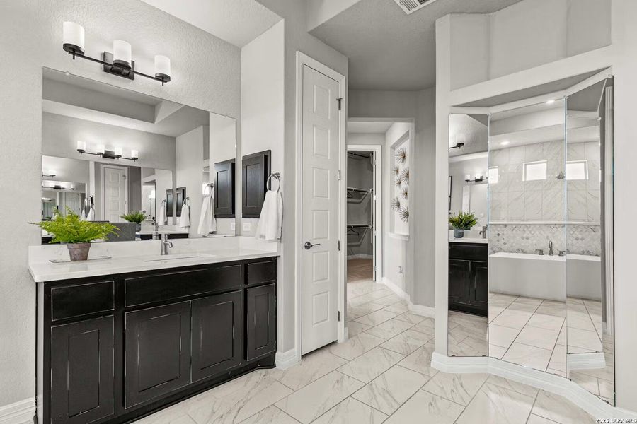 Furnished interior view inside a new home in Potranco Oaks, Castroville (Image 12). Furnished interior view inside a new home in Potranco Oaks, Castroville (Image 12).