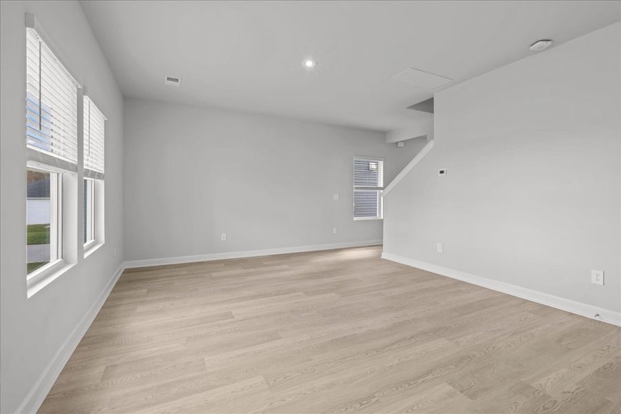 Spacious, unfurnished interior of a new home in Creek Ridge - Heritage Collection, Spartanburg (Image 13).