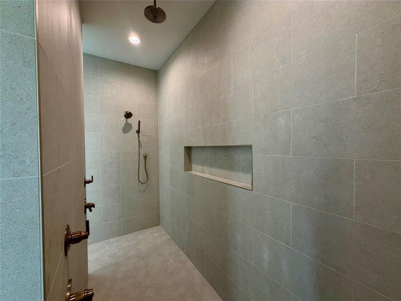 Close-up of interior finishes inside a home in , Waxahachie (Image 4).