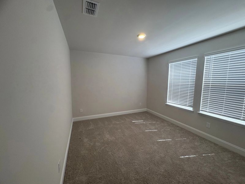 Spacious, unfurnished interior of a new home in Cades Bluff, Lebanon (Image 21).