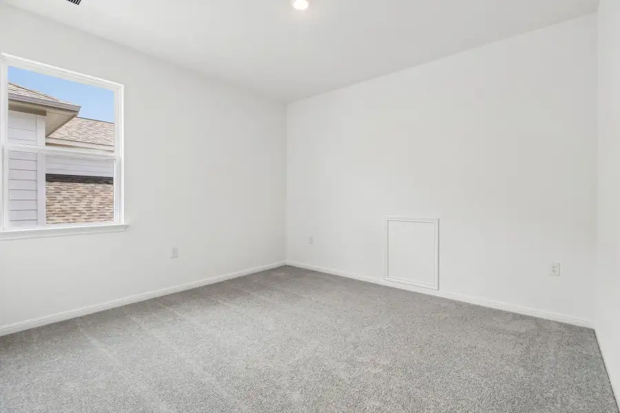 Representative unfurnished interior of a home built from the Duval by Taylor Morrison in Eastwood, Manor (Image 33).