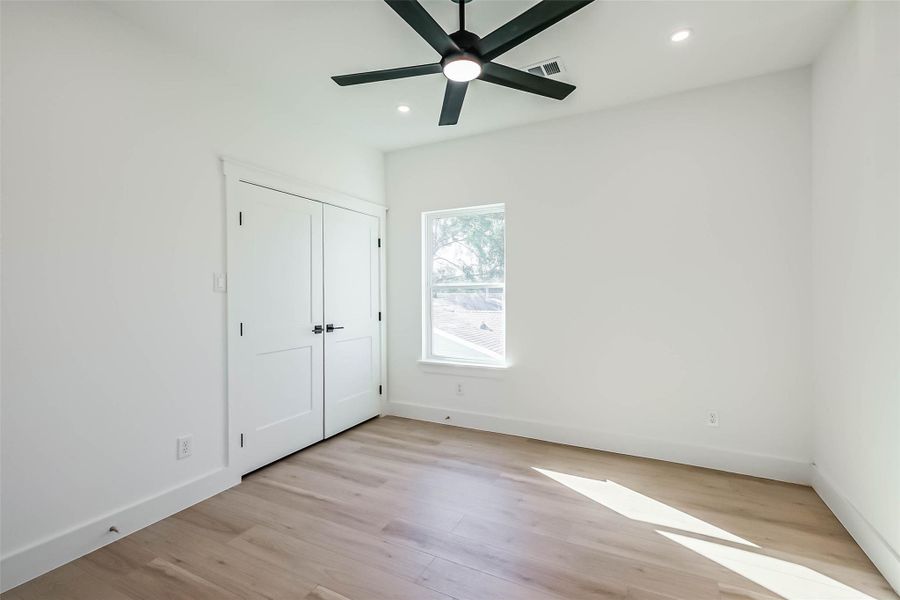 Spacious, unfurnished interior of a new home in , Houston (Image 23).