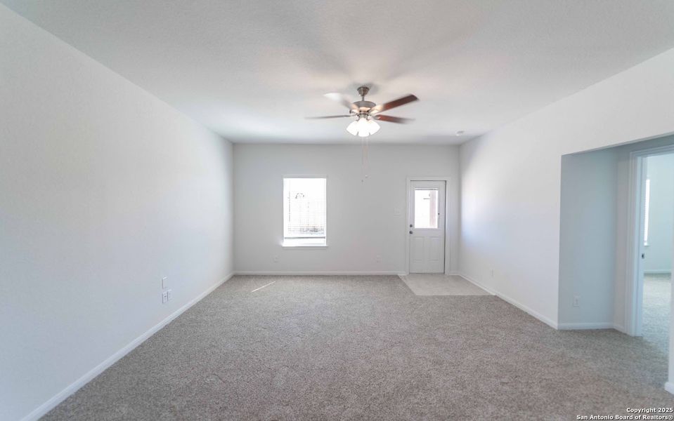Spacious, unfurnished interior of a new home in Red Hawk Landing, San Antonio (Image 6).