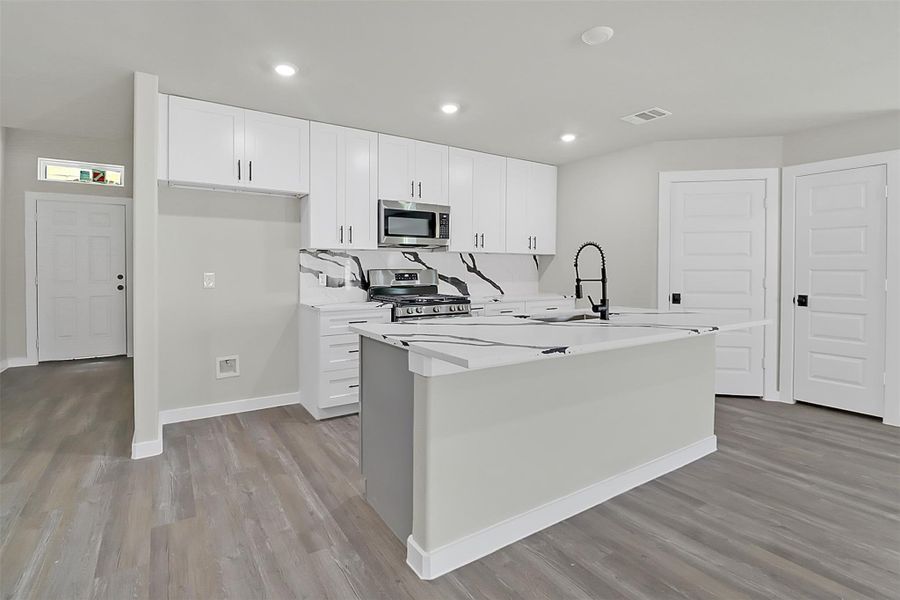 Furnished interior view inside a new home in , Baytown (Image 7).