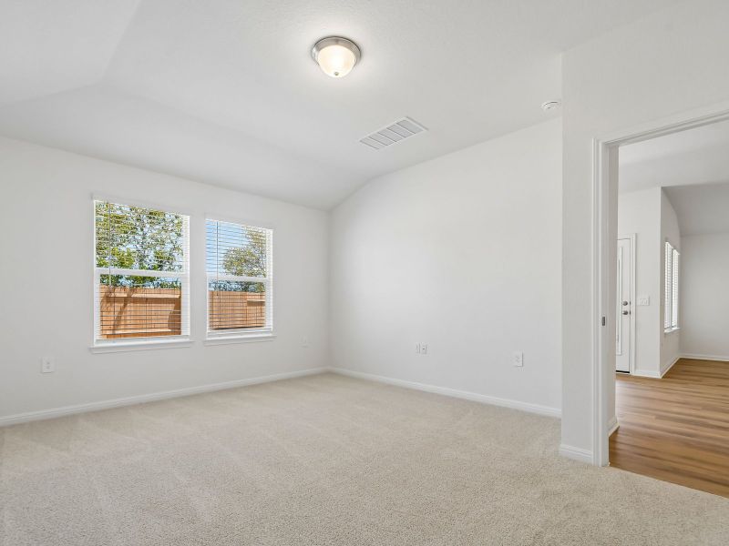 Spacious, unfurnished interior of a new home in Lexington Parke, Del Valle (Image 7). Spacious, unfurnished interior of a new home in Lexington Parke, Del Valle (Image 7).