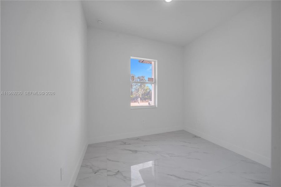 Spacious, unfurnished interior of a new home in , Lehigh Acres (Image 21).