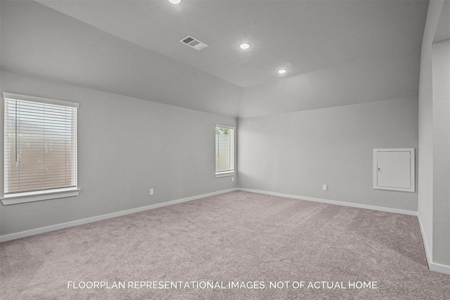 Spacious, unfurnished interior of a new home in Miller's Pond, Rosenberg (Image 24).