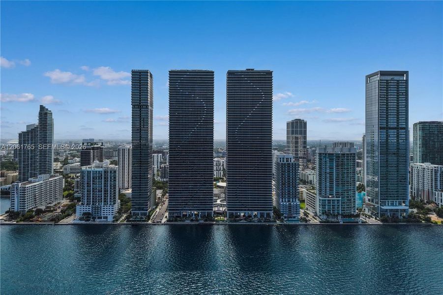 Condo located in Miami, FL showcasing its design and architecture (Image 29). Condo located in Miami, FL showcasing its design and architecture (Image 29).