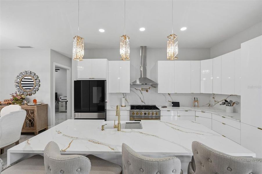 Furnished interior view inside a new home in , Lake Placid (Image 16).