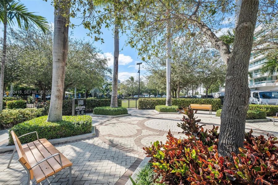 Community amenities in , Bay Harbor Islands (Image 63).