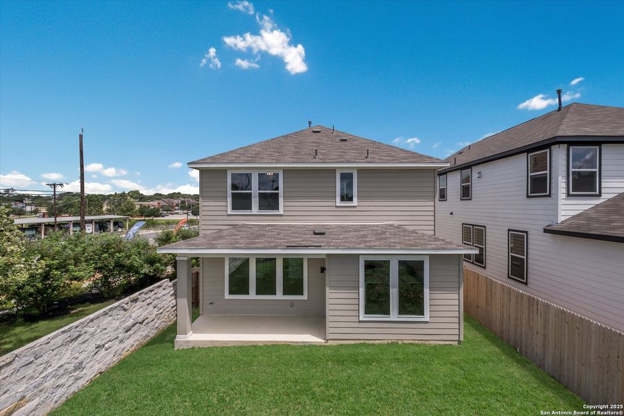Exterior details and patio area of a home in Avondale, San Antonio (Image 3).